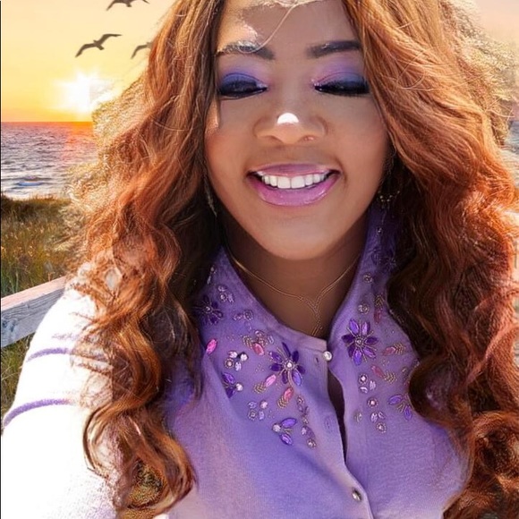 Meet your Posher, Faye - Picture 1 of 3